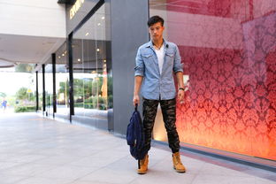 多地断崖式降温 街上短袖羽绒服同框 多地断崖式降温 街上短袖羽绒服同框