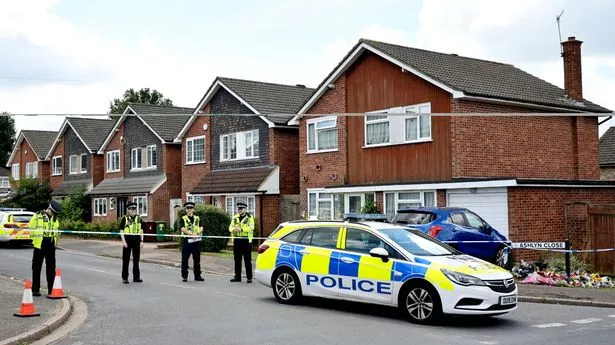 杀害BBC明星家人的恐怖武器涌入英国，超过100万人流落街头