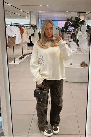 勇敢的莫莉·梅·黑格在公众面前的“挑衅”暴露了汤米·弗瑞分手后的“内心崩溃”