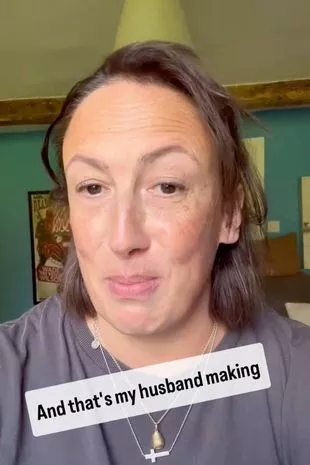 米兰达·哈特分享了婚姻生活的一瞥，并在衷心的视频中讨论了慢性病