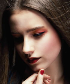 研析面相,女人命运的镜像——以古代智慧解读面相算命艺术 研析面相,女人命运的镜像——以古代智慧解读面相算命艺术