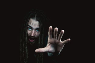 苟延残喘,生命的微光与坚韧的挣扎 苟延残喘,生命的微光与坚韧的挣扎