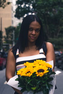 用言语点亮美丽,夸美女漂亮的佳句艺术 用言语点亮美丽,夸美女漂亮的佳句艺术